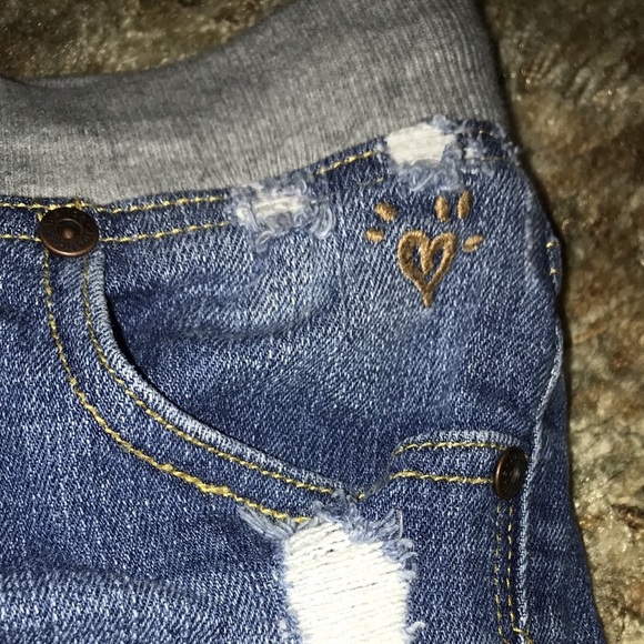 Clothes - Picture 7 of 8